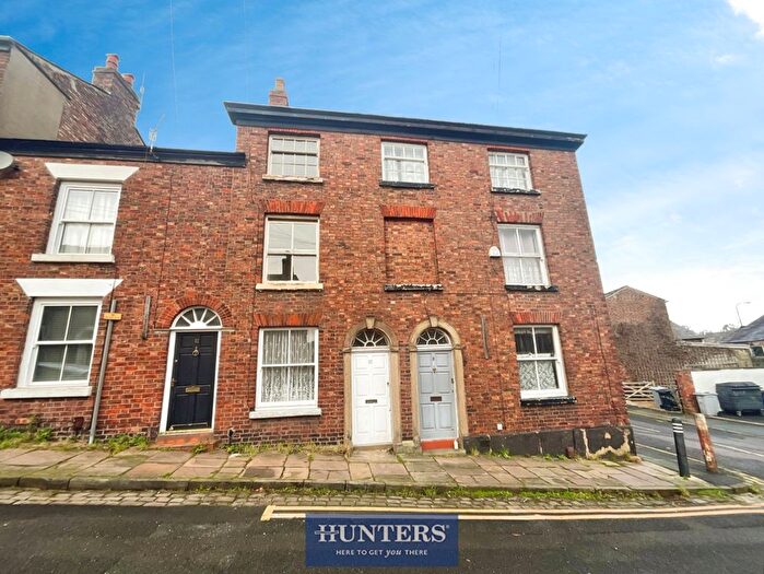 2 Bedroom Property For Sale In Chapel Street, Macclesfield, SK11