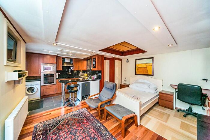 Studio To Rent In Collis Street, Reading, RG2