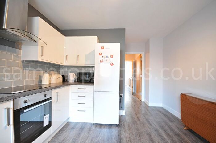 4 Bedroom Town House To Rent In Moss Lane East, Manchester, M16