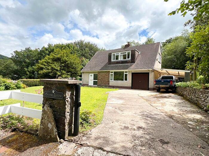 3 Bedroom Detached House For Sale In Green Acres, Machen, CF83