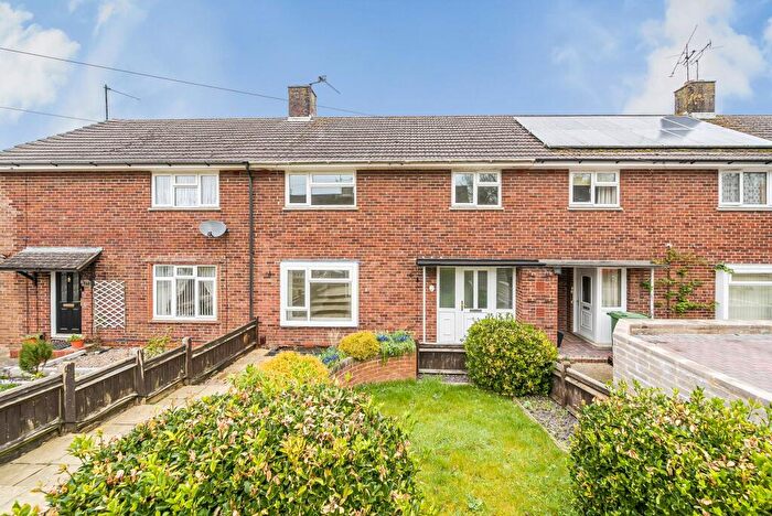 3 Bedroom Terraced House For Sale In Warren Road, Winchester, SO23