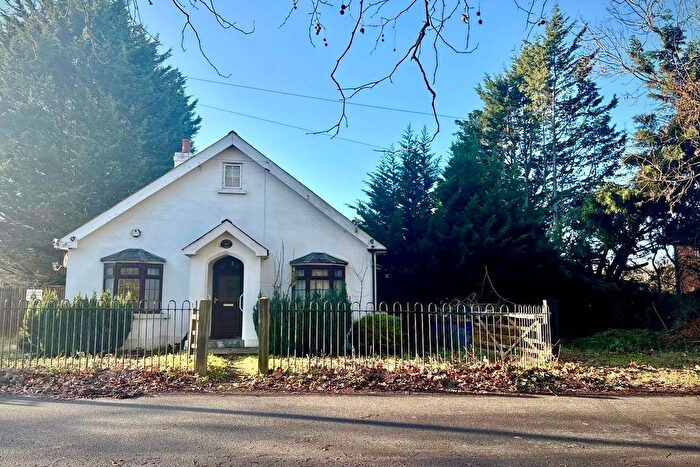 5 Bedroom Detached House For Sale In Slough Road, Iver Heath, SL0