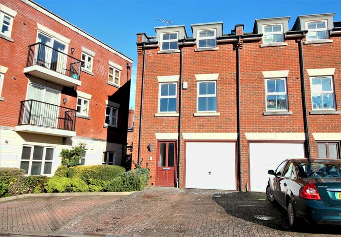 3 Bedroom End Of Terrace House To Rent In Brookbank Close, Cheltenham, Gloucestershire GL50