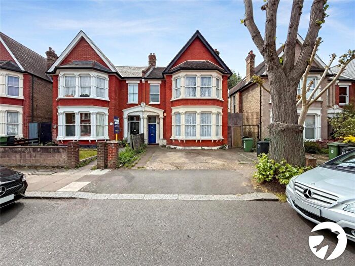 2 Bedroom Flat To Rent In Bargery Road, Catford, London, SE6