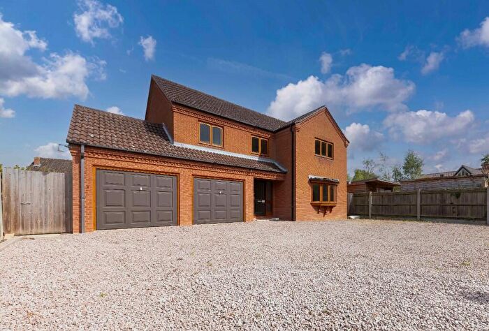 4 Bedroom Detached House For Sale In Norwich Road, Horsham St Faith, Norfolk, NR10