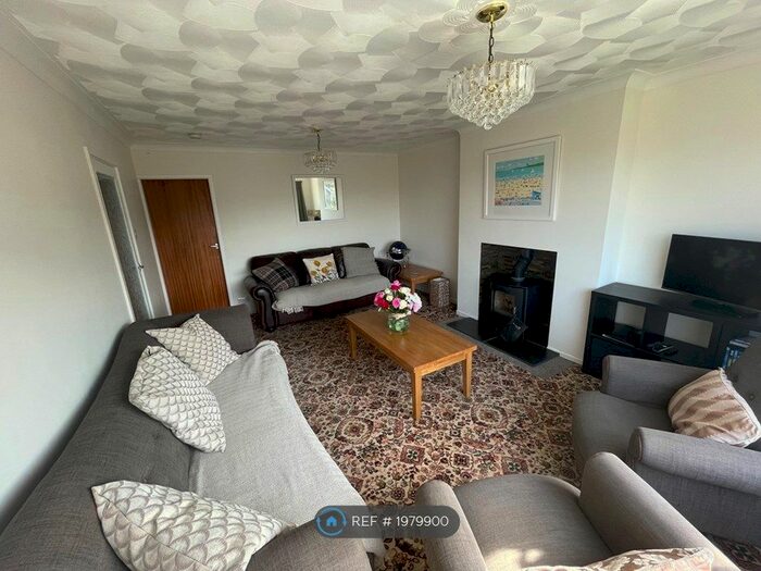 3 Bedroom Bungalow To Rent In Bay View Road, Benllech, TynYGongl, LL74