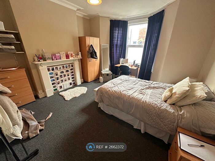 6 Bedroom Terraced House To Rent In Manor Road, Bristol, BS7