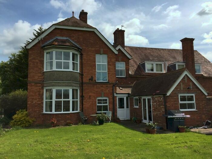 4 Bedroom Semi-Detached House To Rent In Stratton Audley Epc Rating E, OX27