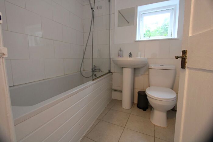 4 Bedroom Terraced House To Rent In Quicks Road, Wimbledon, SW19