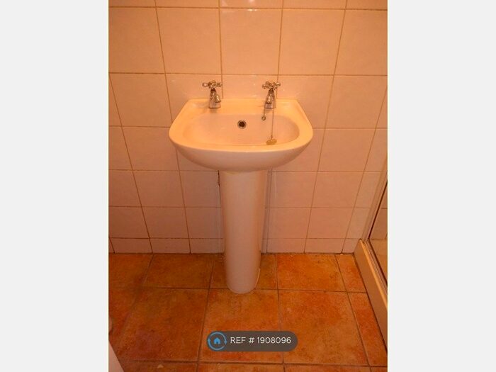 Studio To Rent In Kings Norton, Birmingham, B30