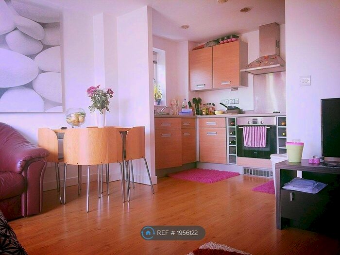 1 Bedroom Flat To Rent In Matilda Gardens, London, E3