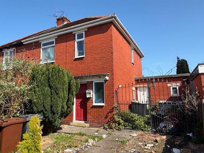 2 Bedroom Semi Detached House For Sale In Vinery Grove, Denton, Manchester, M34