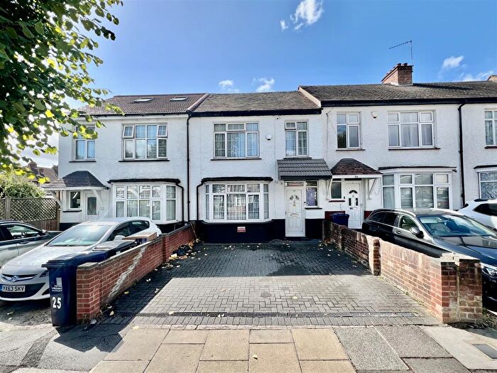 3 Bedroom Terraced House For Sale In Queens Avenue, Greenford, UB6
