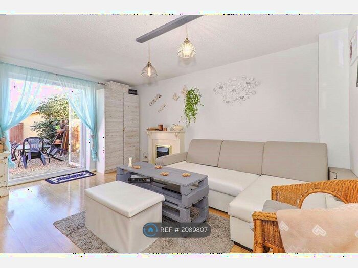 2 Bedroom End Of Terrace House To Rent In Grasshaven Way, London, SE28