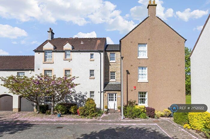 3 Bedroom Flat To Rent In Craigcrook Road, Edinburgh, EH4