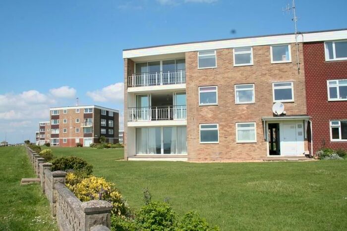 2 Bedroom Flat To Rent In Overstrand Avenue, Rustington, West Sussex, BN16