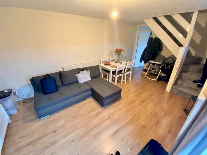 2 Bedroom Mews To Rent In Lester Mews, Frederick Street, Luton, LU2