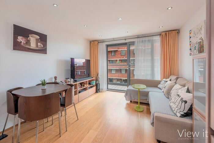 1 Bedroom Flat To Rent In Vauxhall Bridge Road, Victoria, London, SW1V