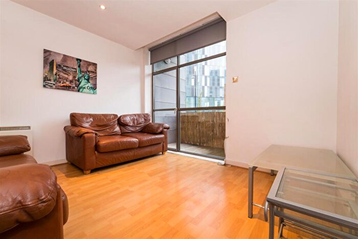 1 Bedroom Apartment To Rent In Deansgate Quay, Deansgate, M3
