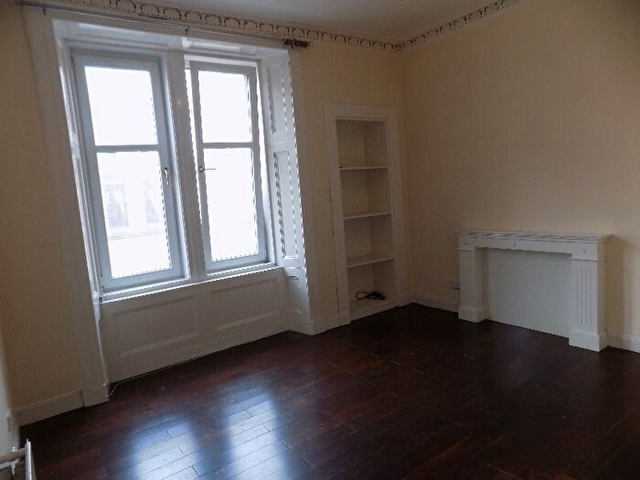 2 Bedroom Flat To Rent In Albert Road, Glasgow, G42