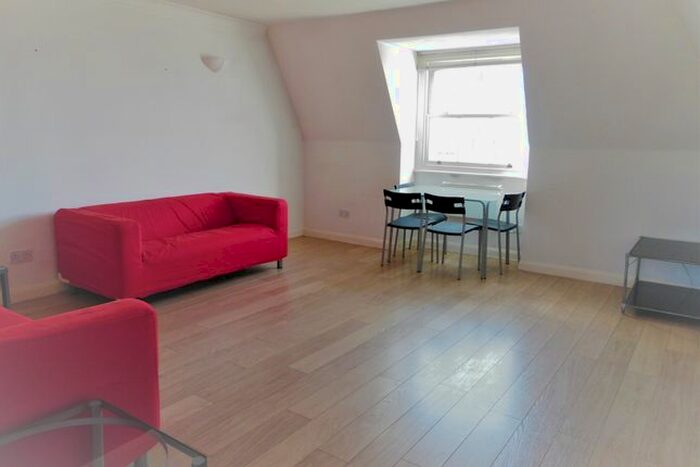 2 Bedroom Flat To Rent In Brixton Road, London, SW9