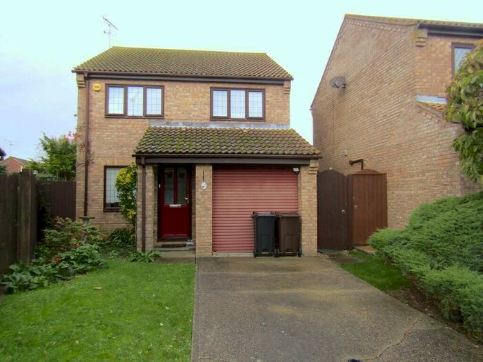 3 Bedroom Detached House To Rent In Wavring Avenue, Frinton-on-Sea, CO13