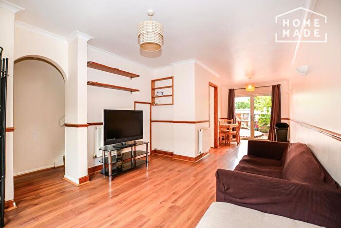 3 Bedroom Terraced House To Rent In Mills Grove, Poplar, E14