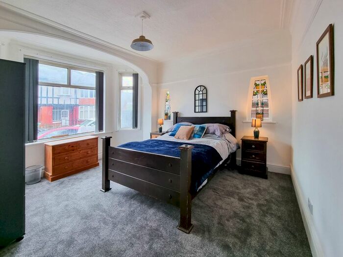 6 Bedroom Semi-Detached House To Rent In Kedleston Avenue, Manchester, M14