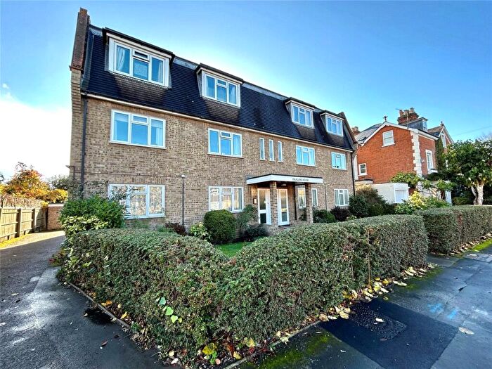 2 Bedroom Flat For Sale In Norfolk Road, Maidenhead, Berkshire, SL6