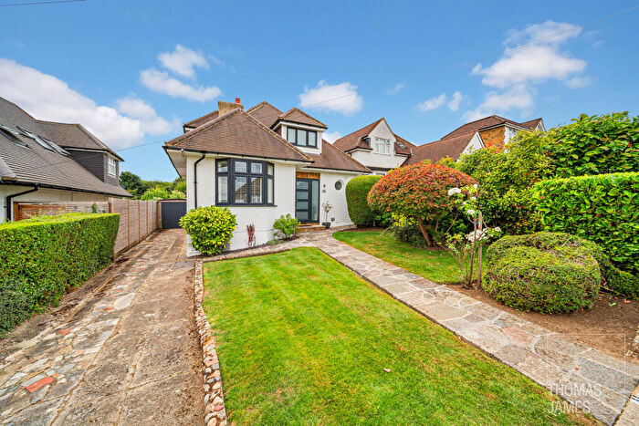 3 Bedroom Detached House For Sale In Cypress Avenue, Enfield, EN2