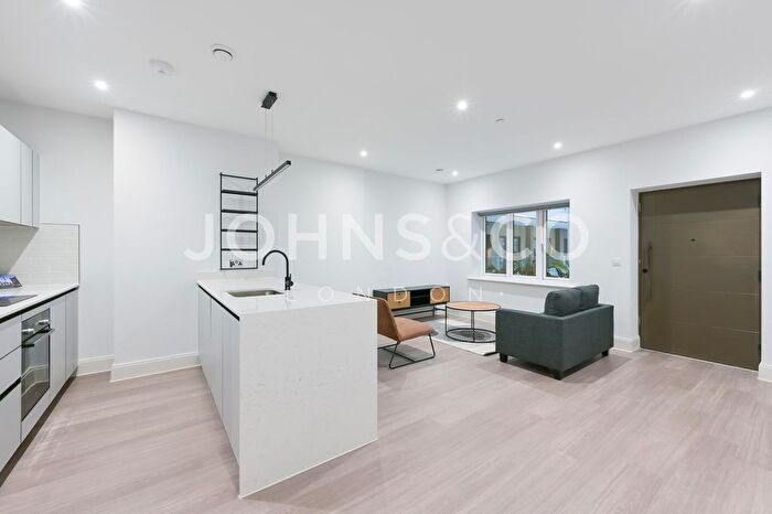 1 Bedroom Flat To Rent In Horlicks Quarter, Slough, Berkshire, SL1