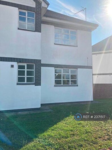2 Bedroom Flat To Rent In Kensington Gardens, East Tilbury, RM18