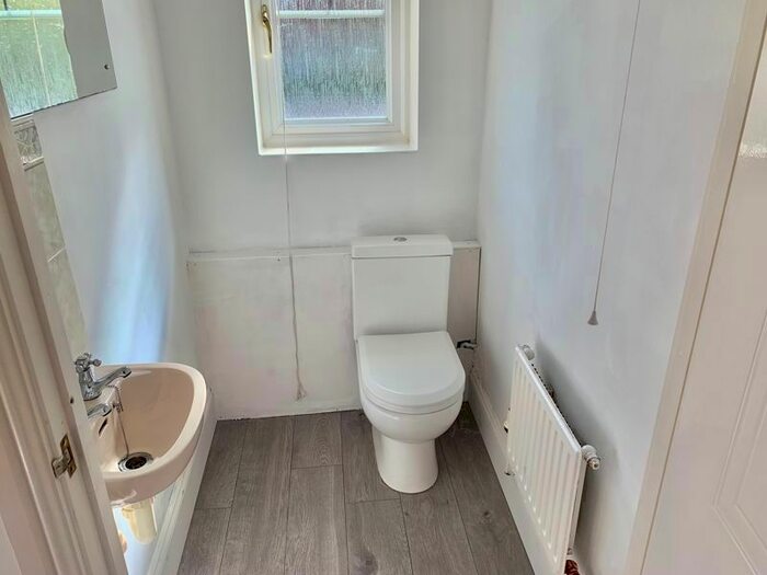 4 Bedroom Detached House For Sale In Parc Penscynnor, Cilfrew, Neath, SA10