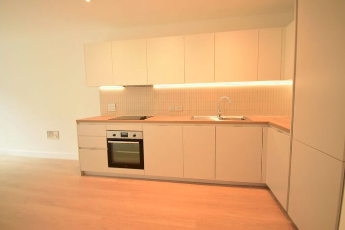 2 Bedroom Flat To Rent In Ashley Road, London, N17