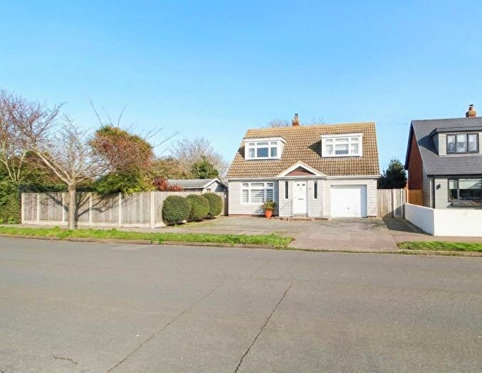 3 Bedroom Detached House For Sale In Salisbury Avenue, Broadstairs, CT10