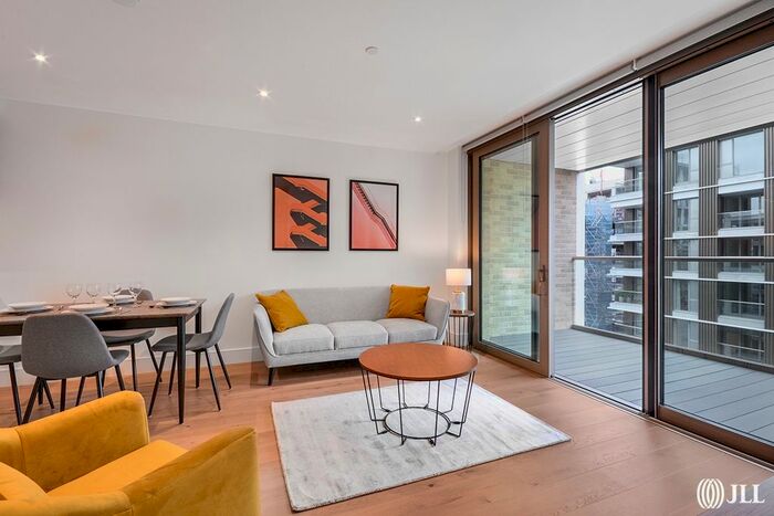 2 Bedroom Flat To Rent In Palmer Road, London, SW11