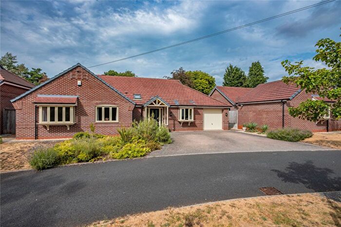 4 Bedroom Bungalow For Sale In Alcester Road, Finstall, Bromsgrove, Worcestershire, B60