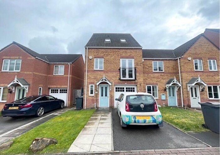 3 Bedroom Town House To Rent In Bellcross Way, Monk Bretton, Barnsley, S71