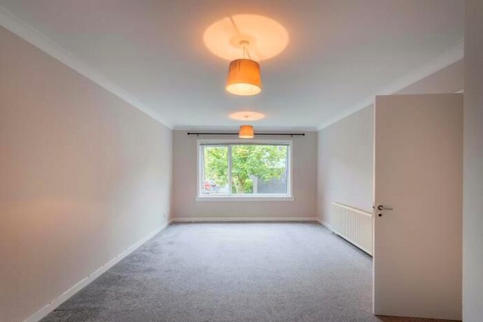 3 Bedroom Flat To Rent In Hillpark Wood, Edinburgh, EH4