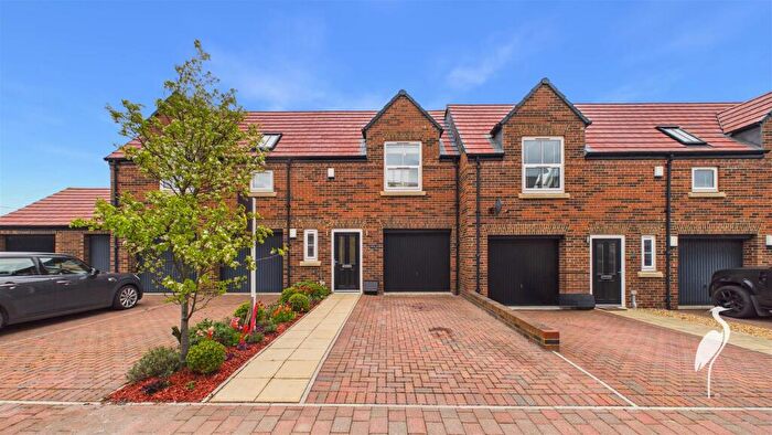 2 Bedroom Flat For Sale In Sandpiper View, East Boldon, NE36