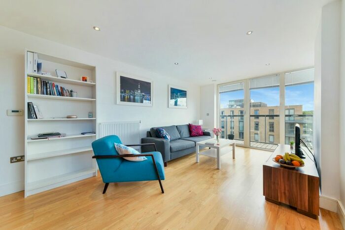 2 Bedroom Flat To Rent In Jubilee Court, New Capital Quay, Victoria Parade, Greenwich, London, SE10