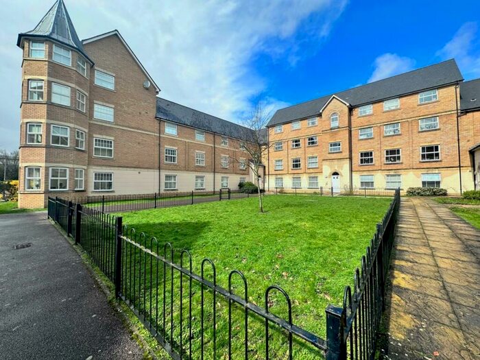 2 Bedroom Apartment To Rent In Malyon Close, Braintree, CM7