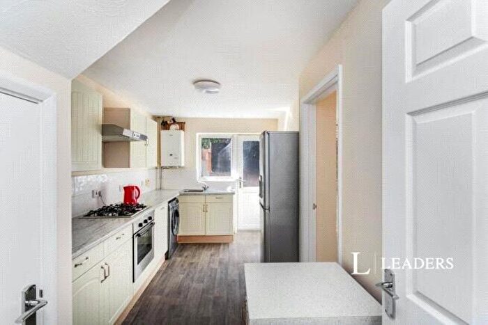 4 Bedroom House To Rent In Hare Close, Buckingham, MK18