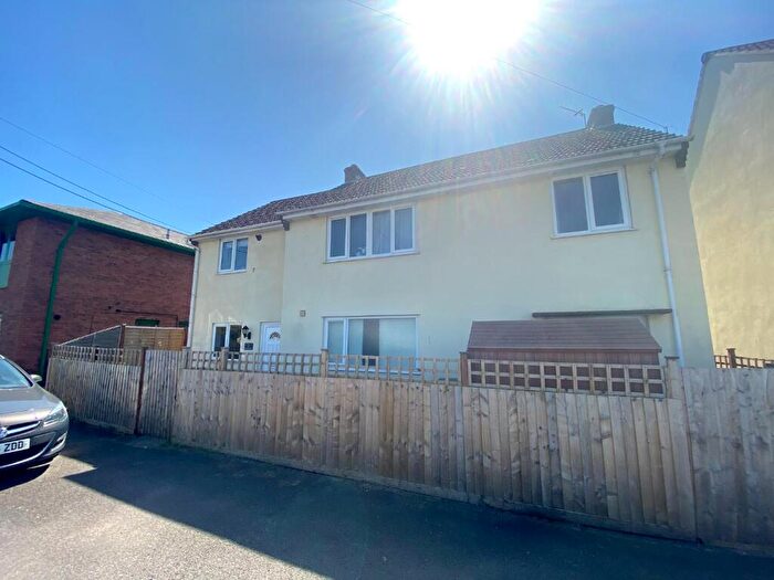 2 Bedroom Flat To Rent In The Basket Works, Glastonbury, BA6