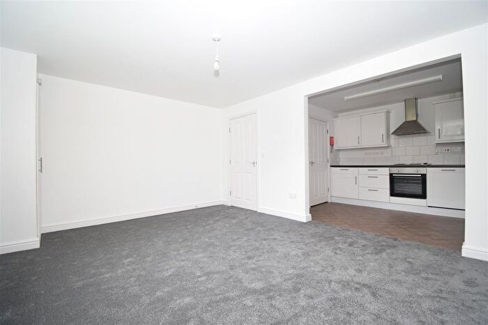 2 Bedroom Flat To Rent In Flat, Park View, Gorton Street, Kinsley, WF9