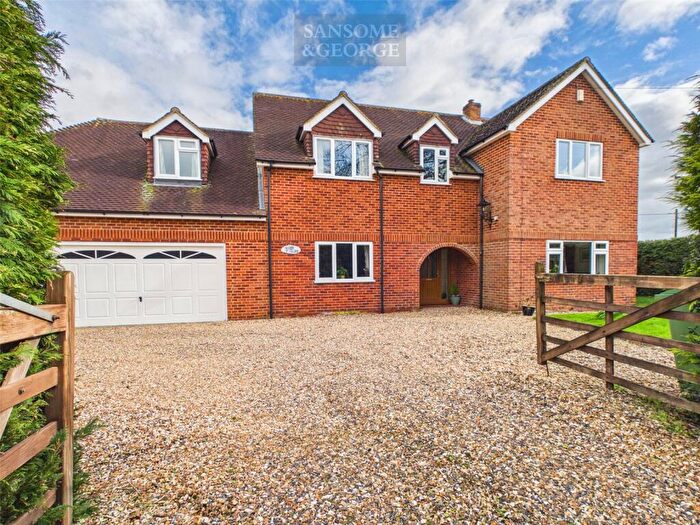 4 Bedroom Detached House For Sale In Church Road, Mortimer West End, Reading, Hampshire, RG7