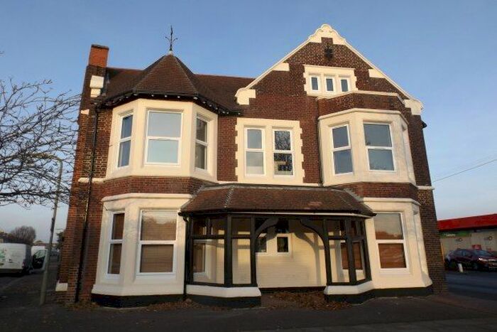 2 Bedroom Flat To Rent In Parkway Court, Eastleigh, SO50