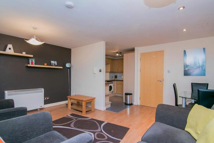 2 Bedroom Flat To Rent In City Apartments, City Road, CH1