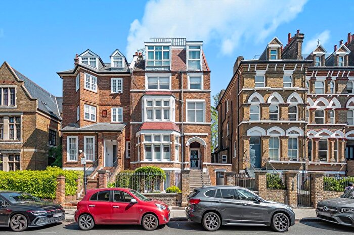 2 Bedroom Flat For Sale In Fitzjohns Avenue, Hampstead, NW3