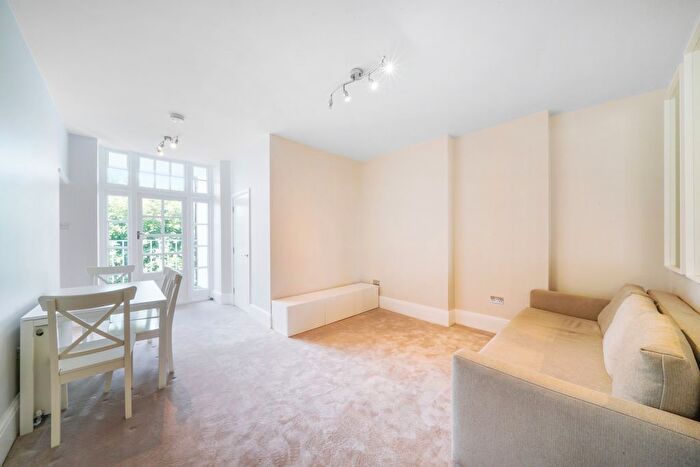 1 Bedroom Flat To Rent In Elm Tree Court, Elm Tree Road, NW8
